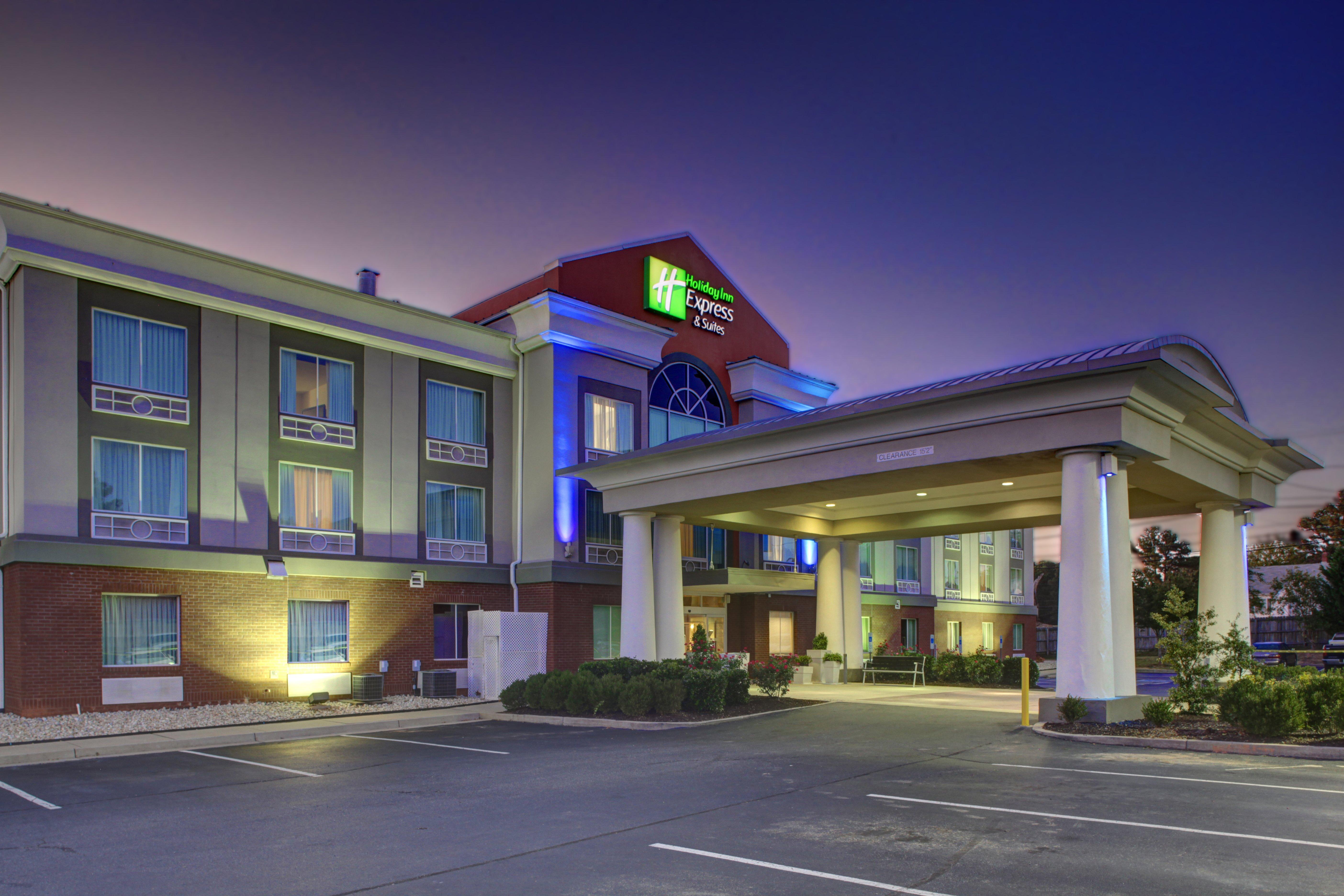 Holiday Inn Express Hotel & Suites Emporia By Ihg Exterior photo