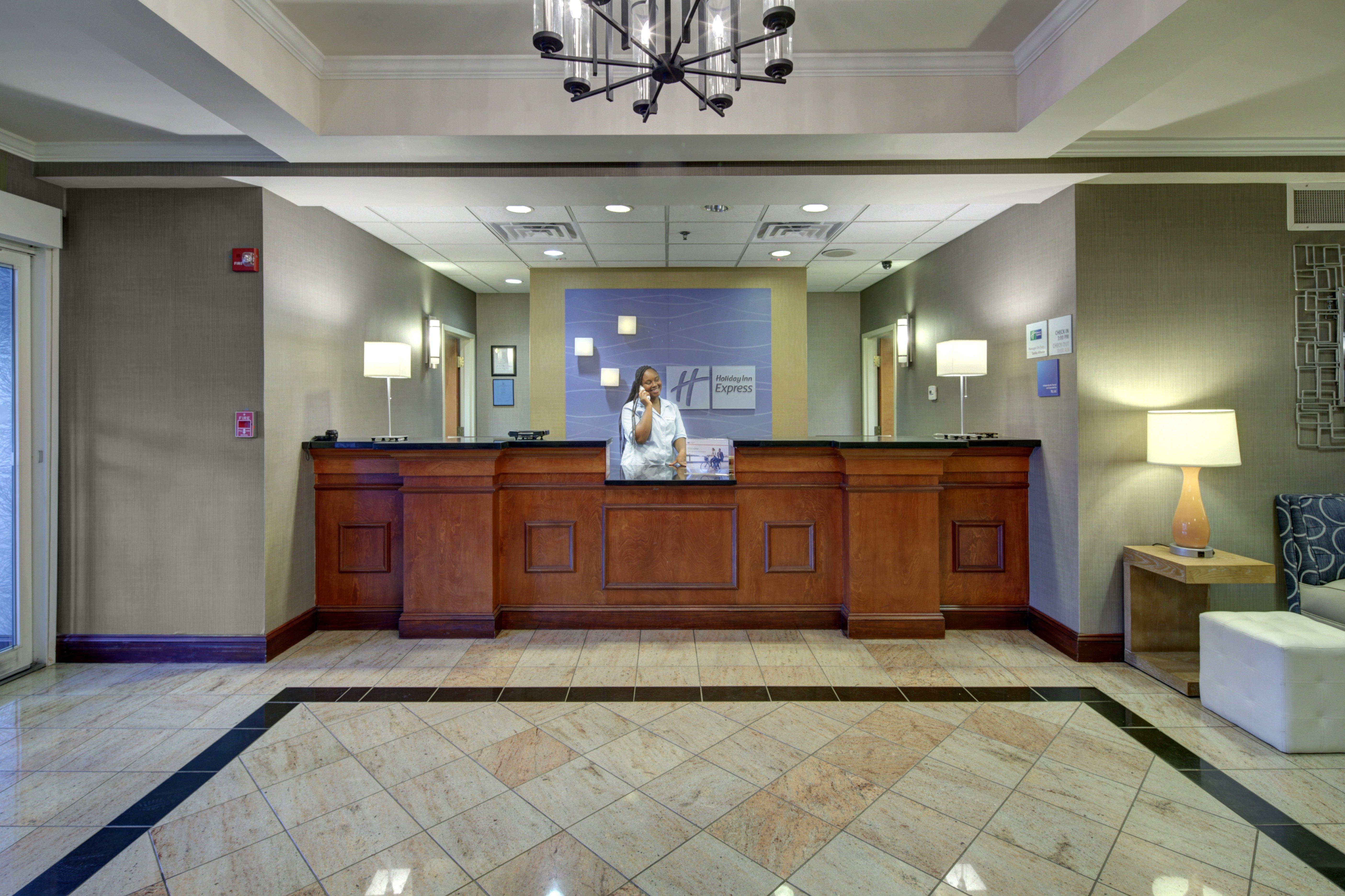 Holiday Inn Express Hotel & Suites Emporia By Ihg Exterior photo