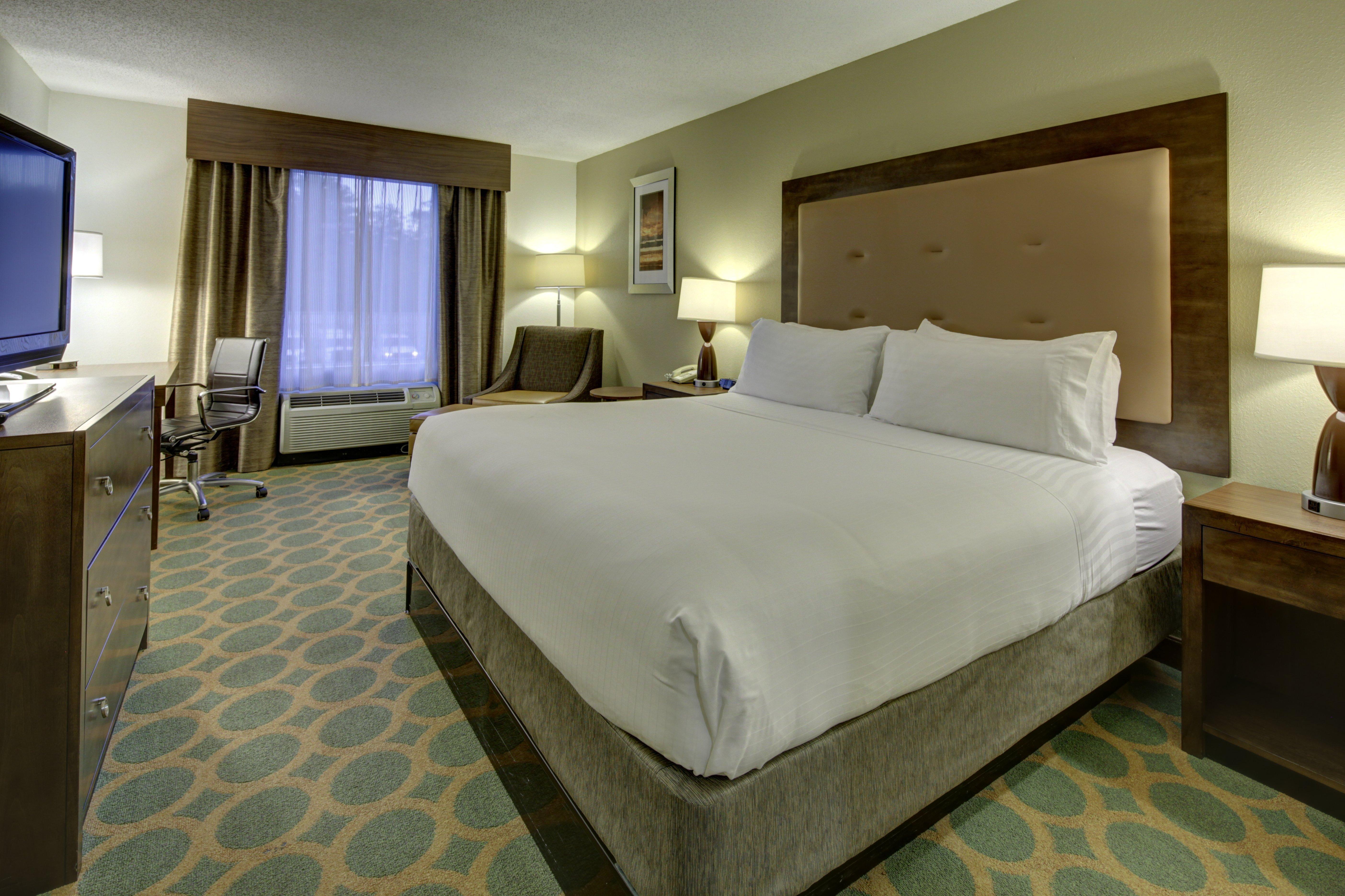 Holiday Inn Express Hotel & Suites Emporia By Ihg Exterior photo