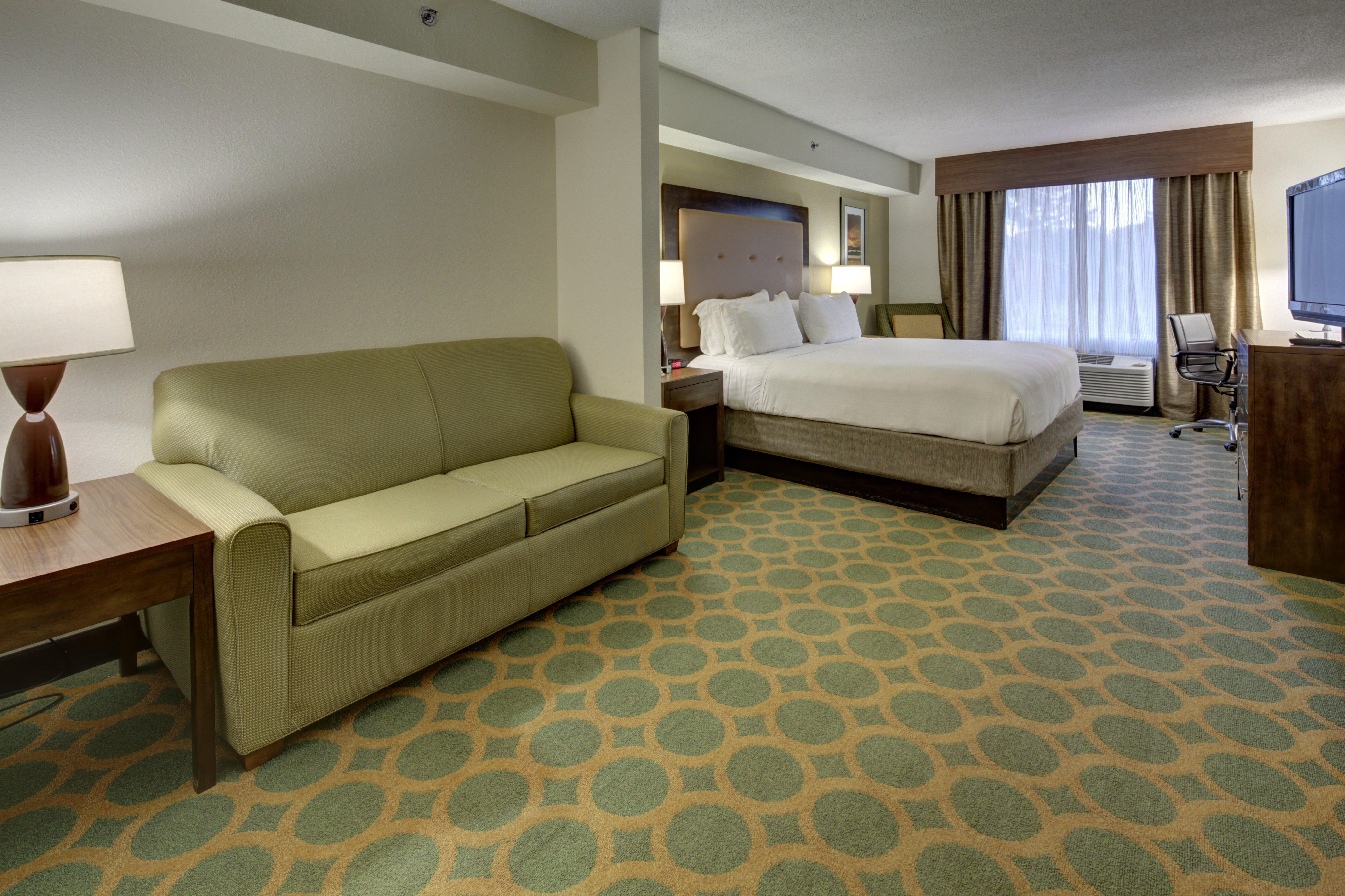 Holiday Inn Express Hotel & Suites Emporia By Ihg Exterior photo